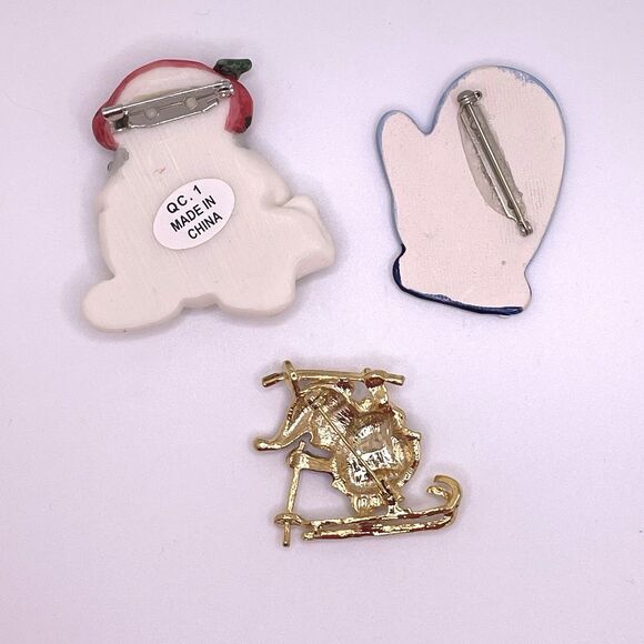 Christmas Brooches Pins Set of 3 Snowmen Santa Red White Blue Enamel Clay Resin - Picture 2 of 6